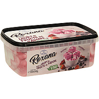 Eis mit Sahnegeschmack, verstrudelt mit aromatisierter Sauce mit Beeren-Kirsch-Geschmack "Roxana"